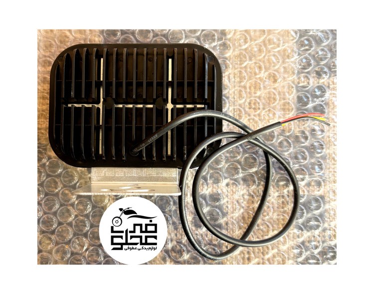 پروژکتور یا نورافکن(چراغ جلو) اصلی شرکتی